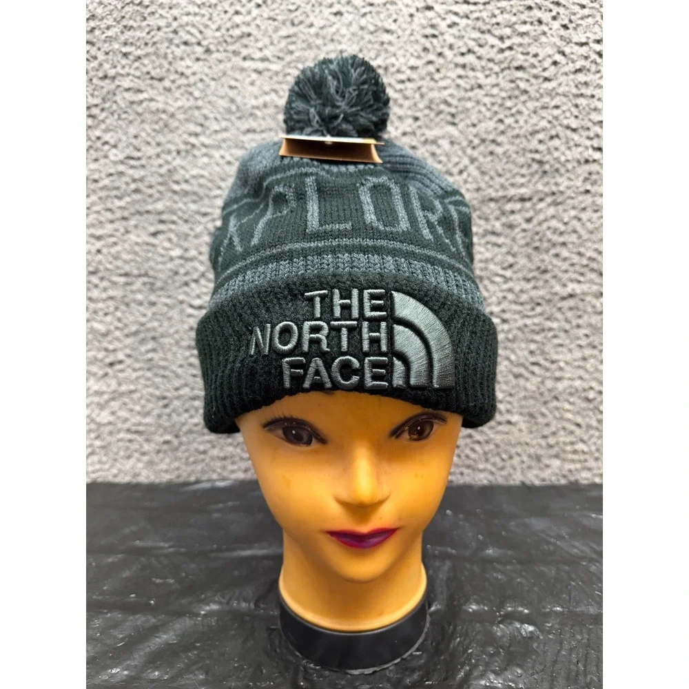 NWT The North Face Logo Embroidered Retro Pom Beanie Black Unisex One Size